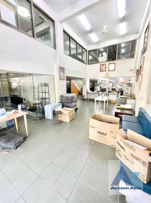 unit 6 Bedrooms  Building For Sale in Charoen Nakhon, Bangkok  near BTS Krung Thon Buri (AA36566)