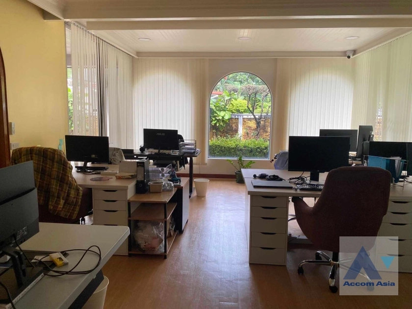 6  4 br House For Sale in Sukhumvit ,Bangkok BTS Phrom Phong AA36567