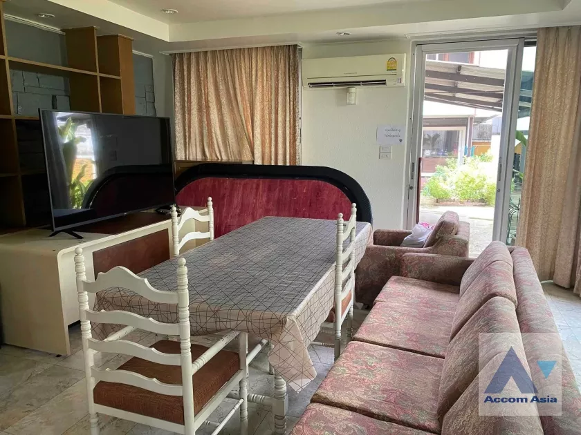  3 Bedrooms  House For Sale in Sukhumvit, Bangkok  near BTS Phrom Phong (AA36567)