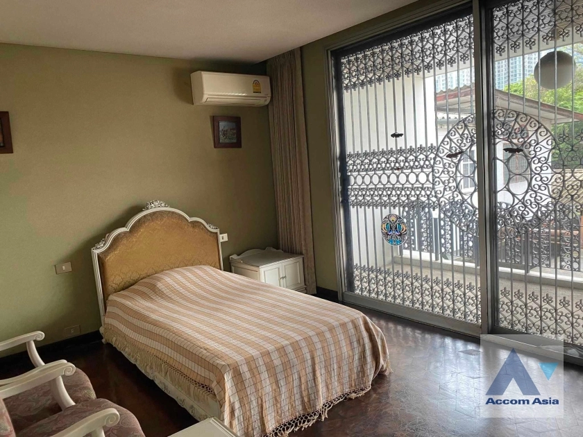 9  4 br House For Sale in Sukhumvit ,Bangkok BTS Phrom Phong AA36567