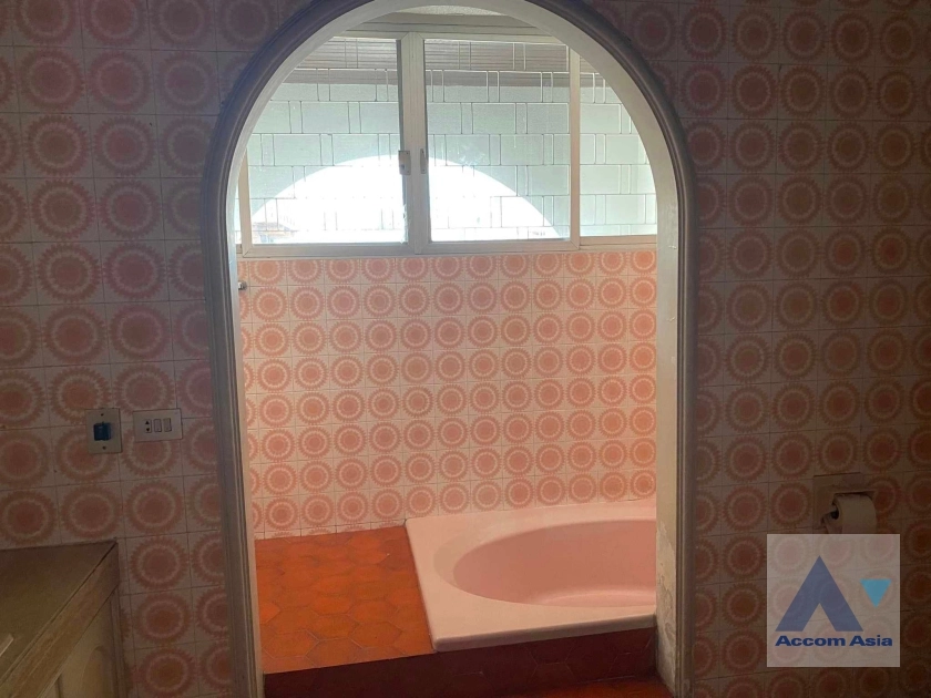 11  4 br House For Sale in Sukhumvit ,Bangkok BTS Phrom Phong AA36567