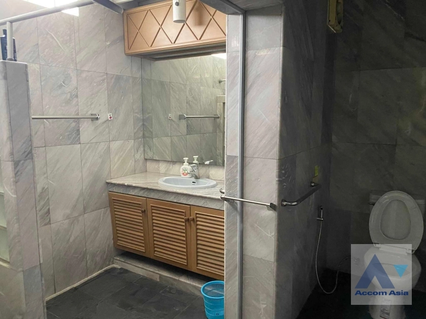 10  4 br House For Sale in Sukhumvit ,Bangkok BTS Phrom Phong AA36567