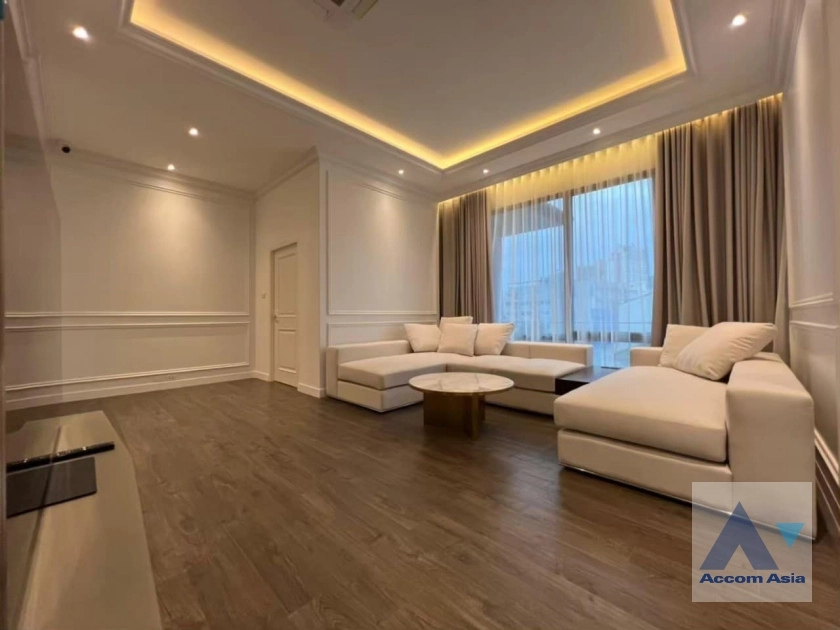 5  7 br House For Rent in Phaholyothin ,Bangkok BTS Saphan-Kwai AA36570