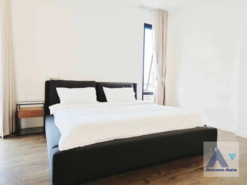 12  7 br House For Rent in Phaholyothin ,Bangkok BTS Saphan-Kwai AA36570