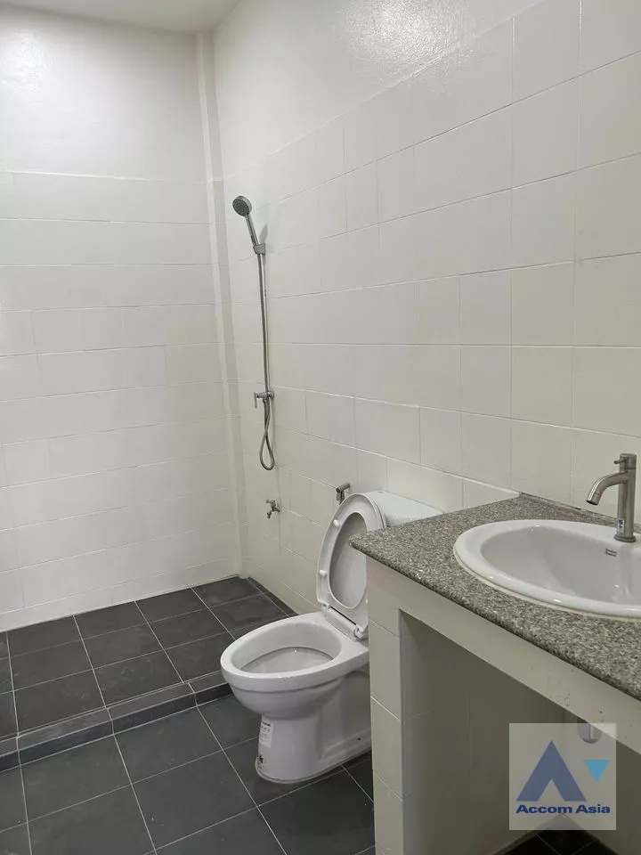 11  4 br Townhouse for rent and sale in Sukhumvit ,Bangkok BTS On Nut AA36575