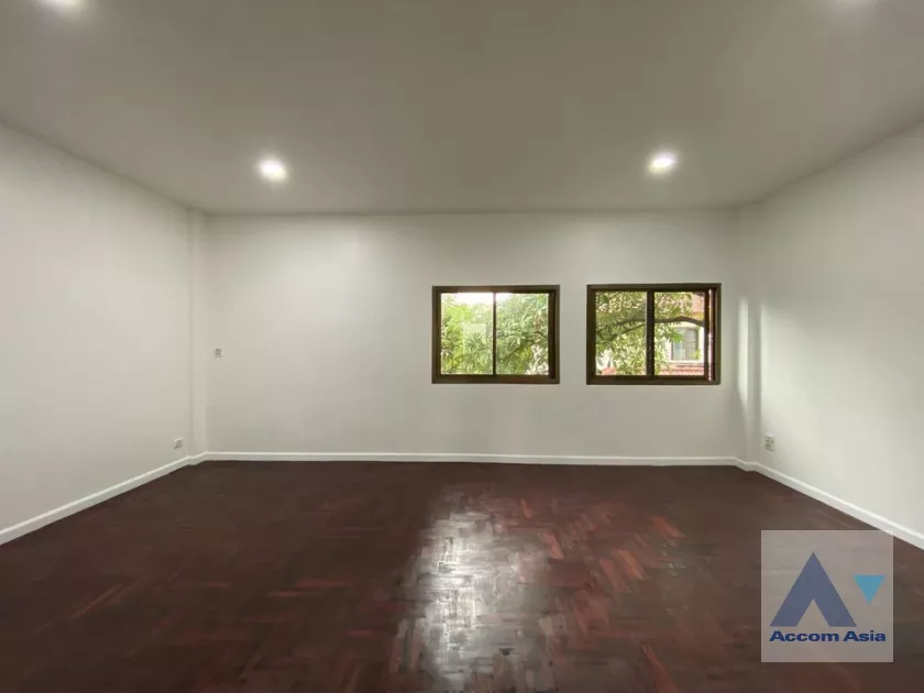 9  4 br Townhouse for rent and sale in Sukhumvit ,Bangkok BTS On Nut AA36575