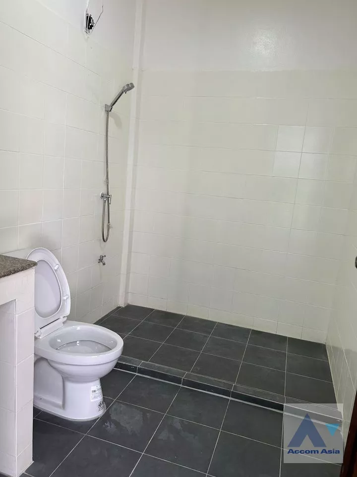 10  4 br Townhouse for rent and sale in Sukhumvit ,Bangkok BTS On Nut AA36575