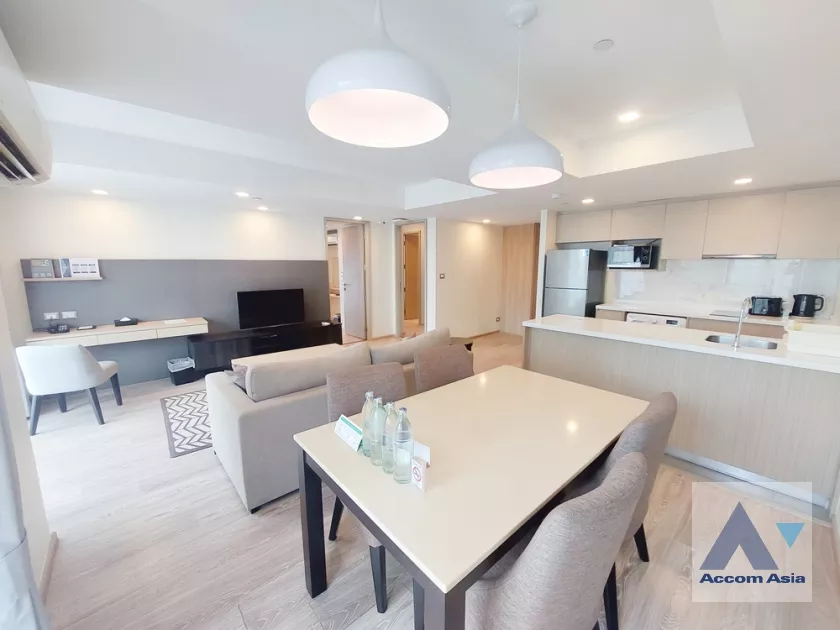 unit 2 Bedrooms  Apartment For Rent in Sukhumvit, Bangkok  near BTS Ekkamai (AA36578)