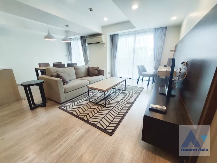  2 Bedrooms  Apartment For Rent in Sukhumvit, Bangkok  near BTS Ekkamai (AA36578)