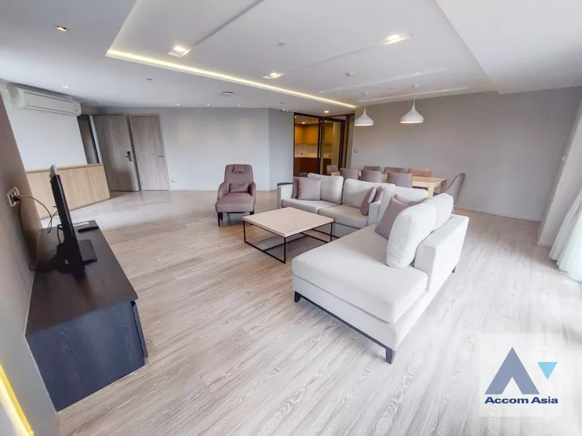 unit 3 Bedrooms  Apartment For Rent & Sale in Sukhumvit, Bangkok  near BTS Ekkamai (AA36581)