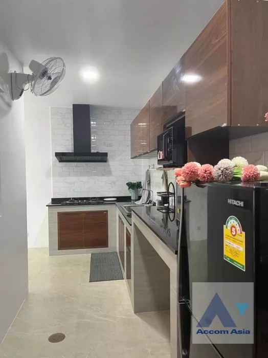 9  3 br Townhouse For Rent in  ,Samutprakan  at House AA36584