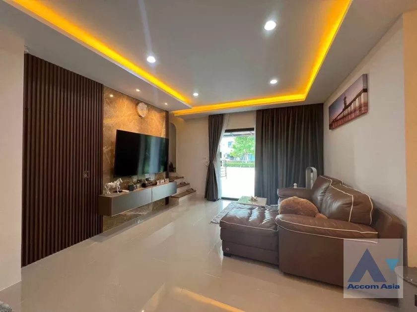  1  3 br Townhouse For Rent in  ,Samutprakan  at House AA36584