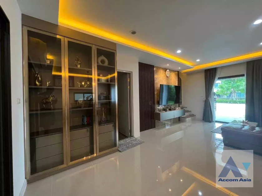 4  3 br Townhouse For Rent in  ,Samutprakan  at House AA36584