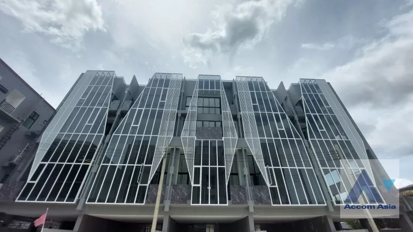 unit 2 Bedrooms  Townhouse For Sale in Petchkasem, Bangkok  (AA36588)