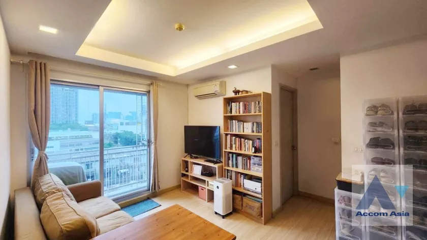 Thru Thonglor Condominium  1 Bedroom for Sale BTS Thong Lo in Ratchadaphisek Bangkok