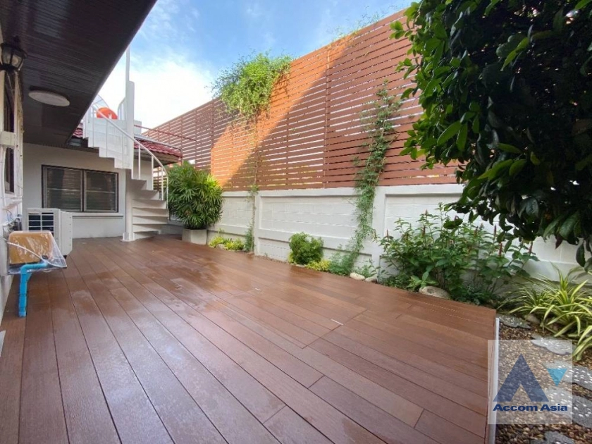 9  4 br House For Rent in Phaholyothin ,Bangkok BTS Ari AA36594