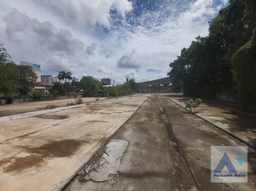 4  Land For Rent in Sukhumvit ,Bangkok  AA36595