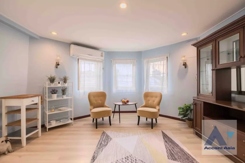 unitPet friendly |  4 Bedrooms  House For Rent & Sale in Sukhumvit, Bangkok  near BTS On Nut (AA36596)