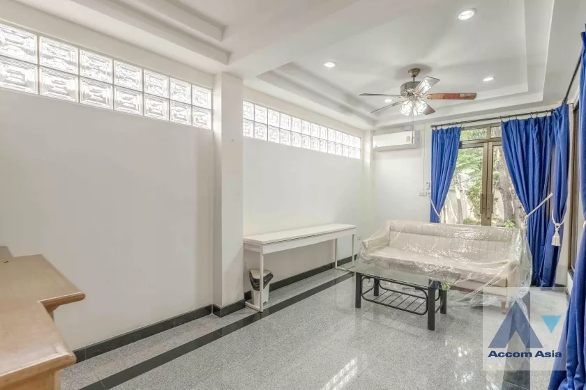 9  4 br House for rent and sale in Sukhumvit ,Bangkok BTS On Nut AA36596