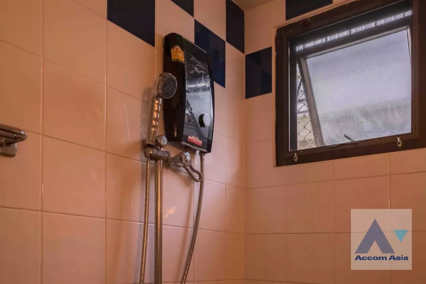 12  4 br House for rent and sale in Sukhumvit ,Bangkok BTS On Nut AA36596