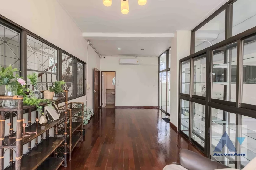 15  4 br House for rent and sale in Sukhumvit ,Bangkok BTS On Nut AA36596