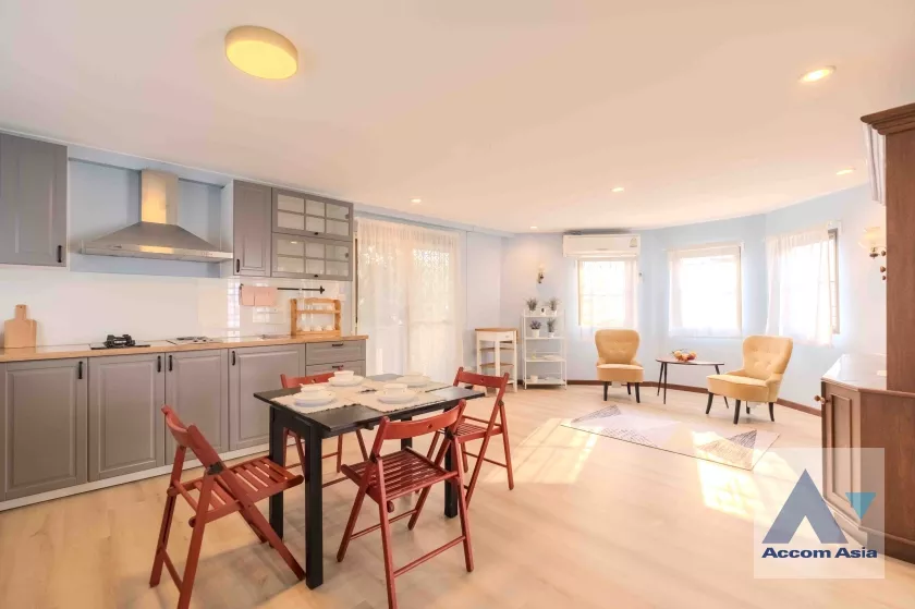 unitPet friendly |  4 Bedrooms  House For Rent & Sale in Sukhumvit, Bangkok  near BTS On Nut (AA36596)