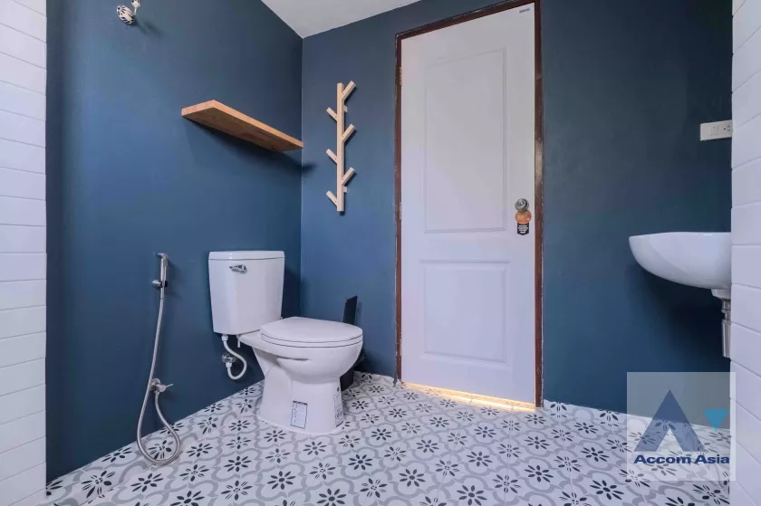 22  4 br House for rent and sale in Sukhumvit ,Bangkok BTS On Nut AA36596