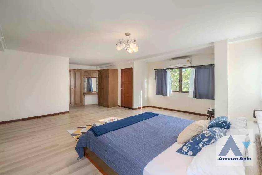 24  4 br House for rent and sale in Sukhumvit ,Bangkok BTS On Nut AA36596