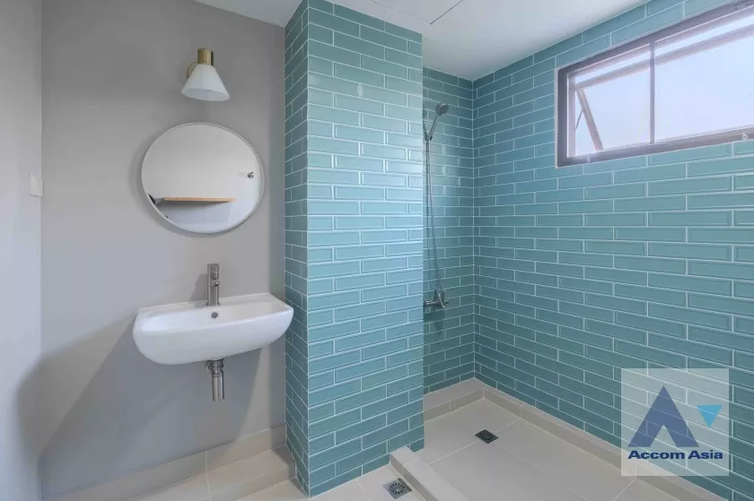 29  4 br House for rent and sale in Sukhumvit ,Bangkok BTS On Nut AA36596