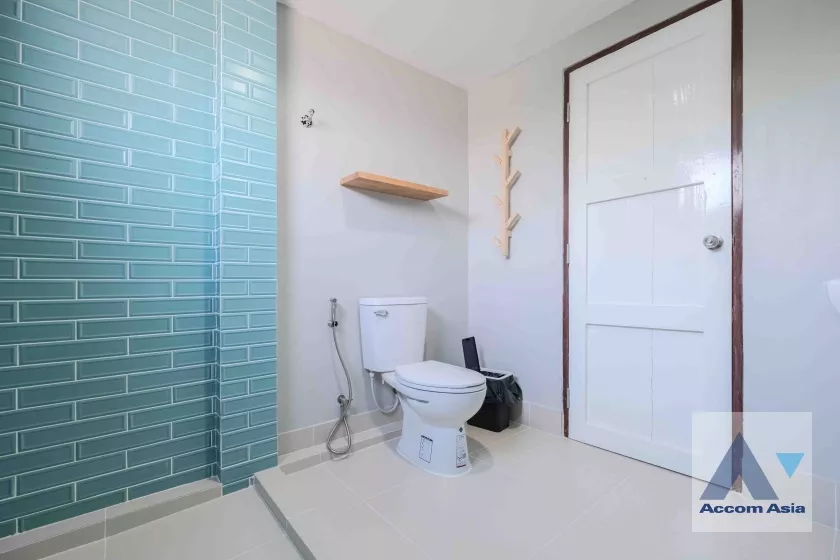 30  4 br House for rent and sale in Sukhumvit ,Bangkok BTS On Nut AA36596