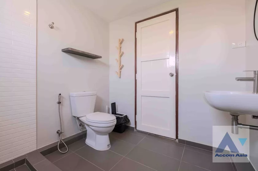 33  4 br House for rent and sale in Sukhumvit ,Bangkok BTS On Nut AA36596