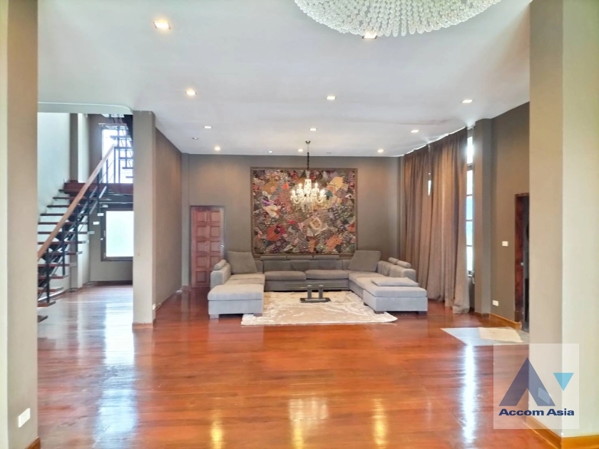 1  5 br House for rent and sale in pattanakarn ,Bangkok  AA36598