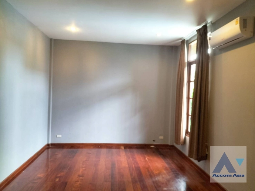 5  5 br House for rent and sale in pattanakarn ,Bangkok  AA36598