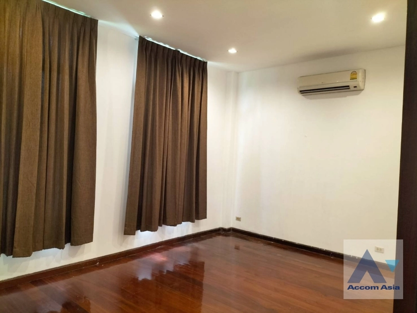 9  5 br House for rent and sale in Sukhumvit ,Bangkok  AA36598