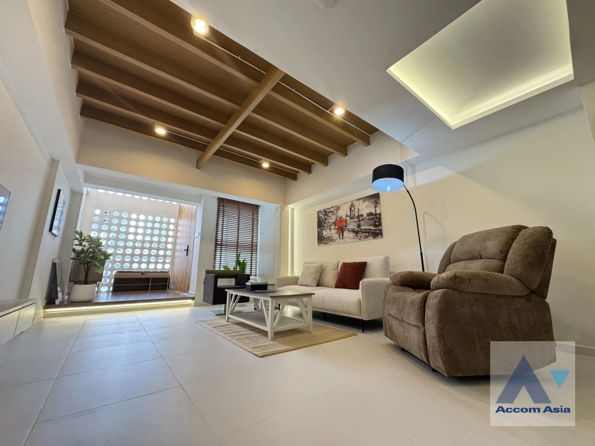 unitFully Furnished, Newly renovated | ขายทาวน์เฮ้าส์ รีโนเวทใหม่เอี่ยม ตกแต่งสไตล์มินิมอล  ( AA36604 )