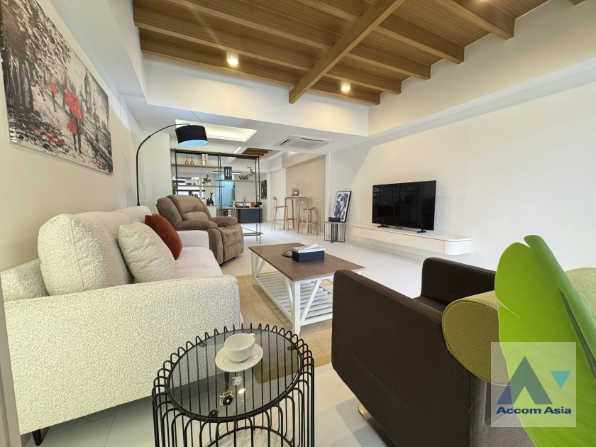 Fully Furnished, Newly renovated | Moo Baan Klongtan Nivet Townhouse  2 Bedroom for Sale BTS Phra khanong in Sukhumvit Bangkok