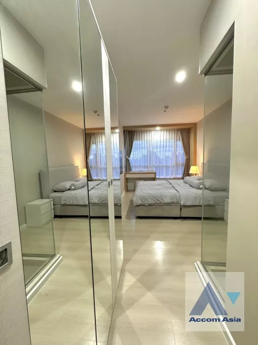 10  2 br Condominium For Rent in Ratchadapisek ,Bangkok MRT Huai Khwang at Life Ratchadapisek AA36606