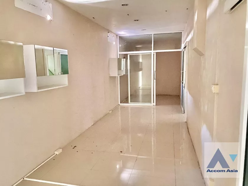 unitHome Office, Office |  Shophouse For Rent in Ratchadaphisek, Bangkok  (AA36613)