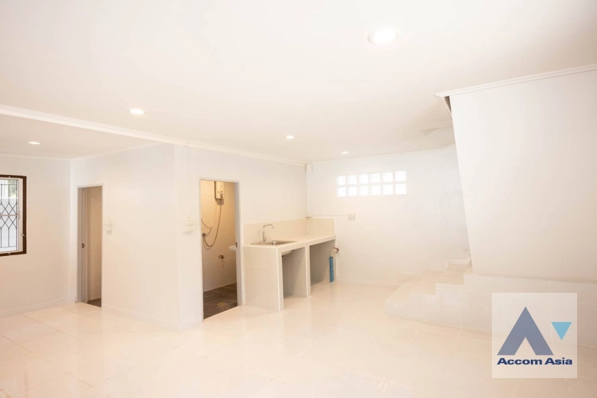 5  2 br House For Rent in Sukhumvit ,Bangkok BTS Phrom Phong AA36616