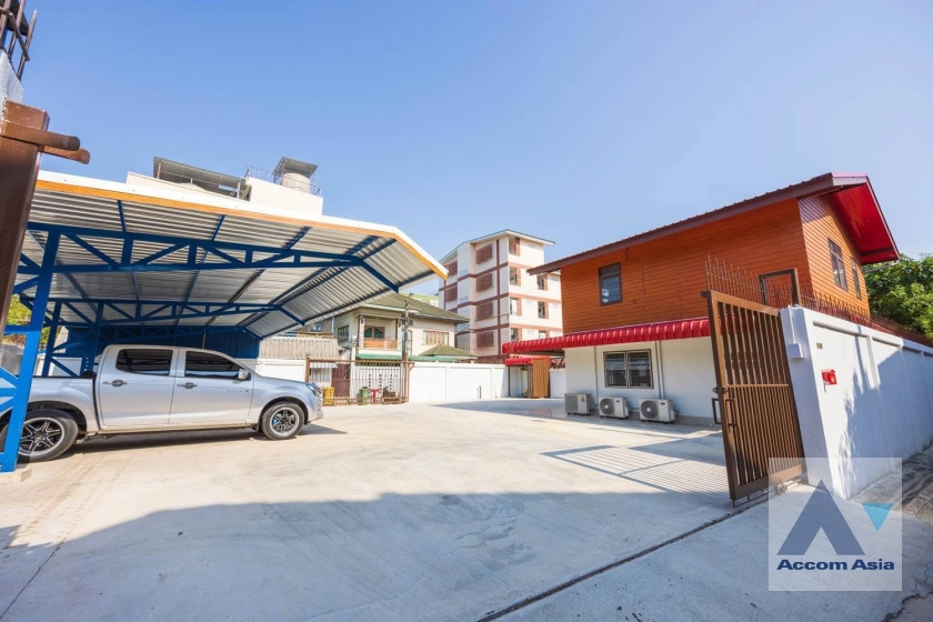  1  2 br House For Rent in Sukhumvit ,Bangkok BTS Phrom Phong AA36616