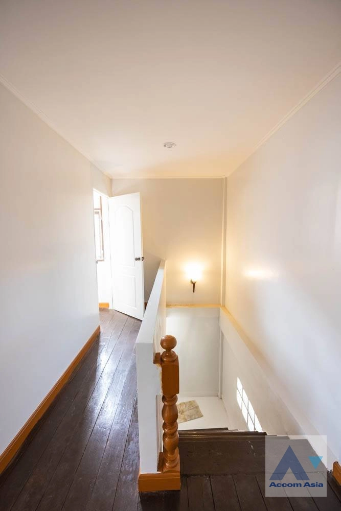 10  2 br House For Rent in Sukhumvit ,Bangkok BTS Phrom Phong AA36616