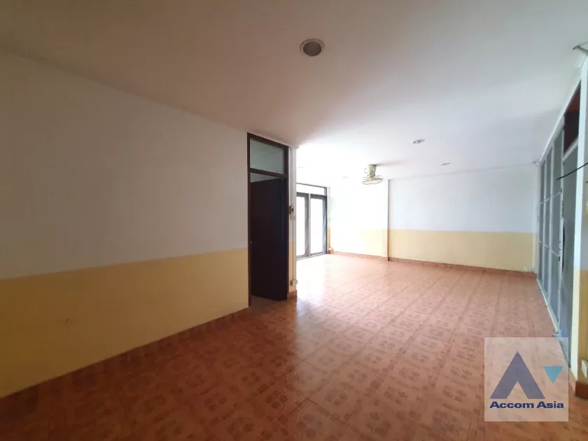 23  2 br House for rent and sale in Pattanakarn ,Bangkok ARL Ramkhamhaeng AA36622