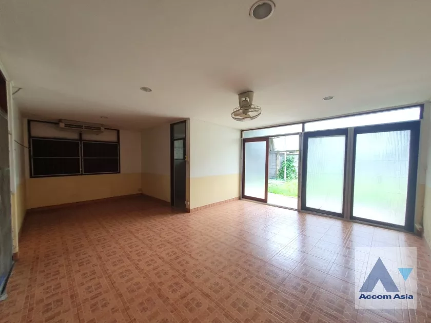 24  2 br House for rent and sale in Pattanakarn ,Bangkok ARL Ramkhamhaeng AA36622