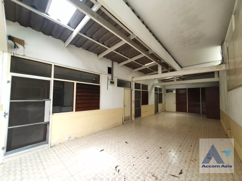34  2 br House for rent and sale in Pattanakarn ,Bangkok ARL Ramkhamhaeng AA36622