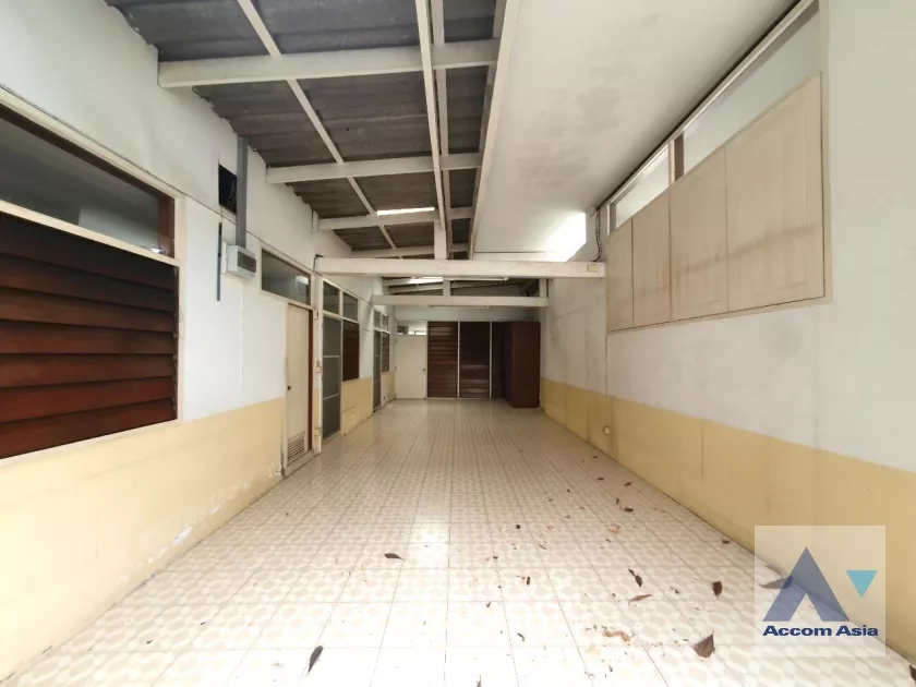 33  2 br House for rent and sale in Pattanakarn ,Bangkok ARL Ramkhamhaeng AA36622