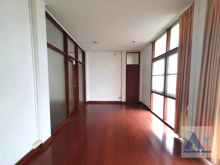 22  2 br House for rent and sale in Pattanakarn ,Bangkok ARL Ramkhamhaeng AA36622