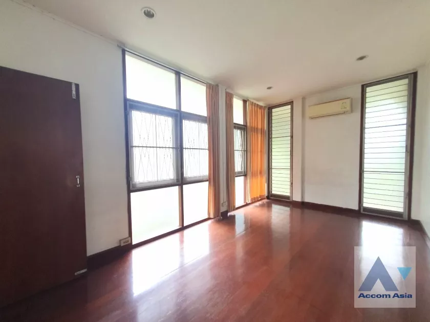21  2 br House for rent and sale in Pattanakarn ,Bangkok ARL Ramkhamhaeng AA36622
