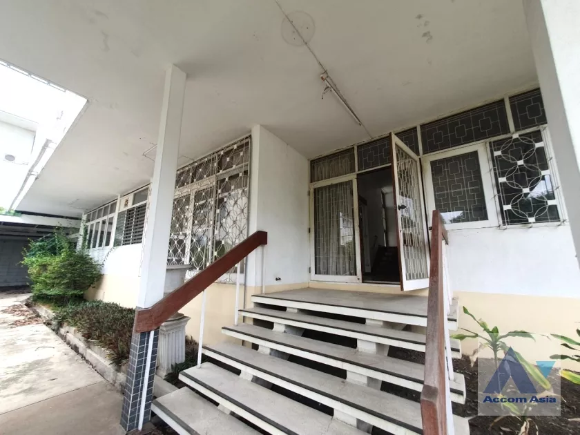 6  2 br House for rent and sale in Pattanakarn ,Bangkok ARL Ramkhamhaeng AA36622