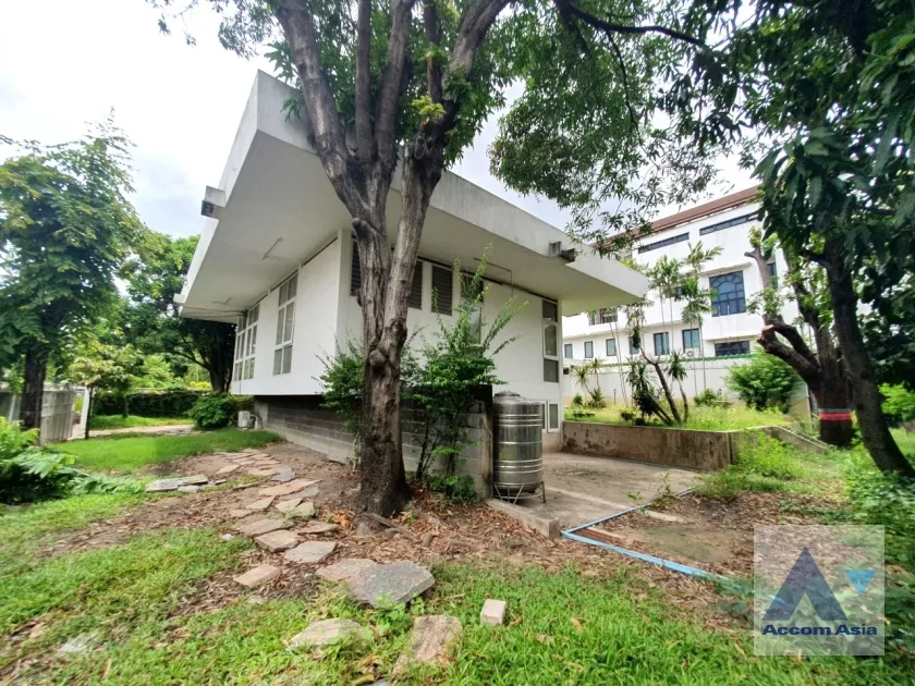 5  2 br House for rent and sale in Pattanakarn ,Bangkok ARL Ramkhamhaeng AA36622