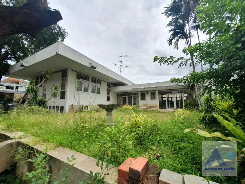 11  2 br House for rent and sale in Pattanakarn ,Bangkok ARL Ramkhamhaeng AA36622